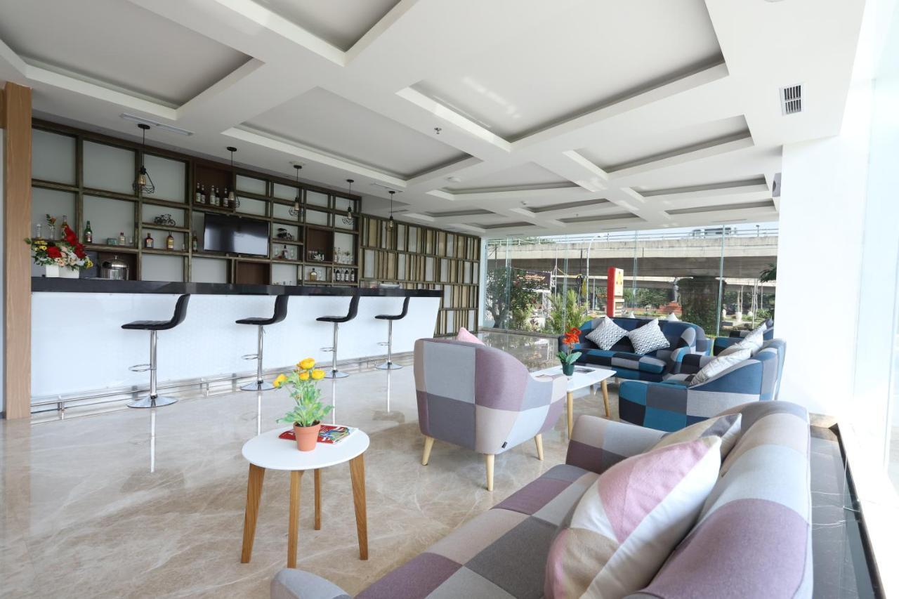 The Azana Hotel Airport Semarang Esterno foto