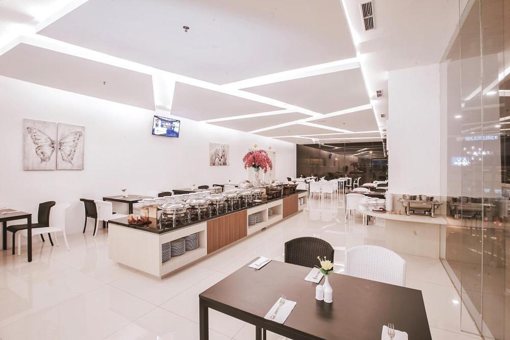 The Azana Hotel Airport Semarang Esterno foto
